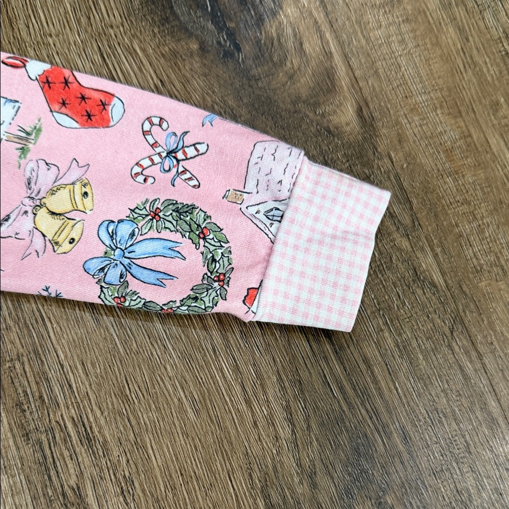 Cecil and Lou,Girls Pink Holiday Print Ruffle Pajama Set - Picture 3 of 10